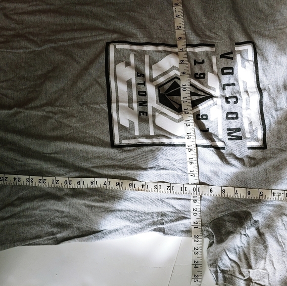 Volcom Gray T-Shirt XL - Picture 2 of 4